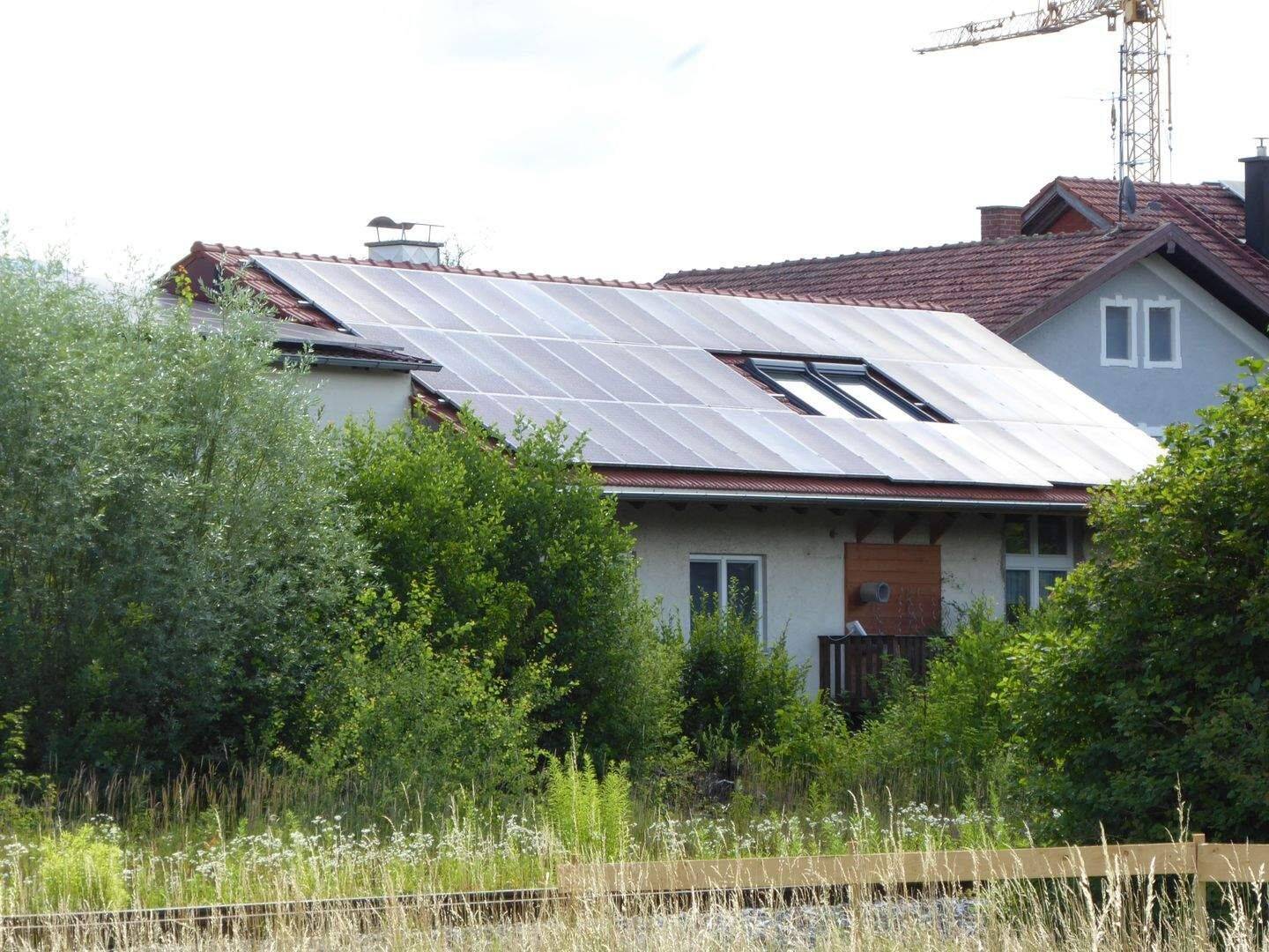 Wohnhaus mit 3 Lagerhallen und eine 70 KV Photovoltaikanlage in Nähe Fridolfing zu verkaufen !