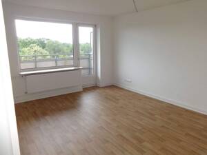 Bitte unsere Fragen beachten! HH-Farmsen, 2 Zimmer Wohnung im 6.OG mit Balkon – 22159 Hamburg – Vorschaubild 2