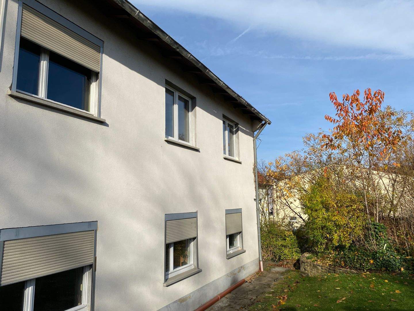 Außergewöhnliche 4-Zimmer-Wohnung mit eigenem Gartenanteil in Meeder