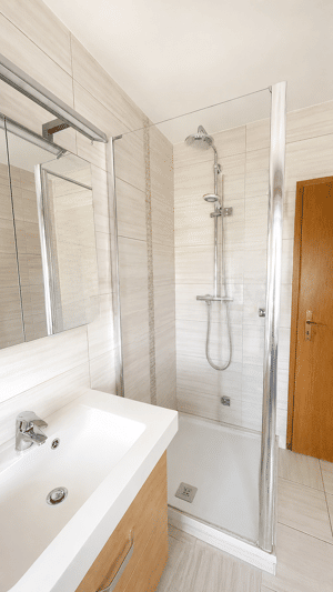 Wohnen wie im eigenen Haus – 105 m², Südbalkon und Garage im ruhigen 3-Parteienhaus – 85049 Ingolstadt – Vorschaubild 4
