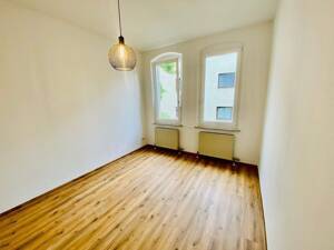 Modernisierte 3-1/2-Zi.-Altbau-Wohnung *. 105 m2 * in Fürth-Karolinenstrasse – 90763 Fürth – Vorschaubild 5