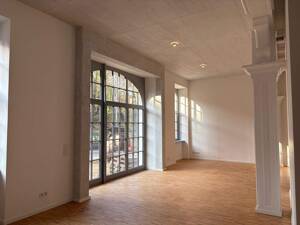 *exklusive Wohnung in dem historischen Saal des bekannten Lahmann-Sanatoriums am Weißen Hirsch* – 1324 Dresden – Vorschaubild 6