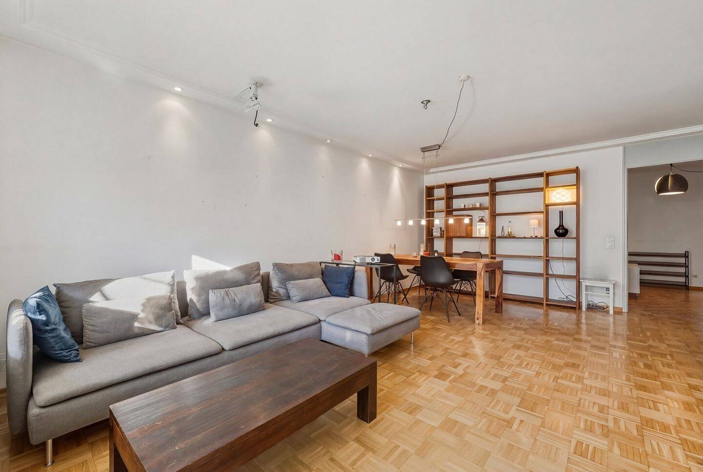 Stilvolle 3-Zimmer-Wohnung mit Gartenidylle in München-Bogenhausen – München – Vorschaubild 4