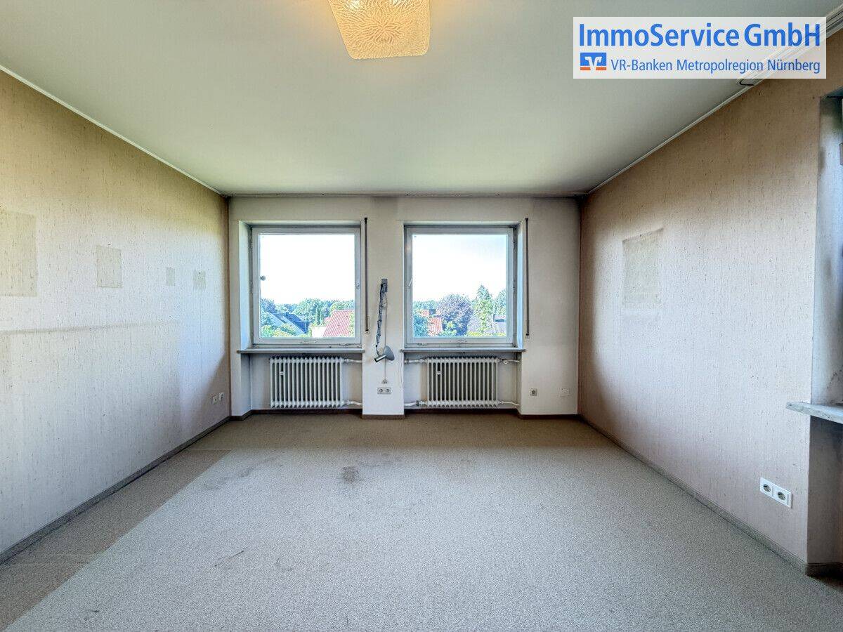 Ruhig gelegenes Einfamilienhaus mit Doppelgarage, Terrasse & Balkon - mit viel Potenzial! – Rückersdorf – Vorschaubild 8