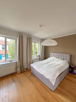 Sanierte 3-Zimmer-Altbauwohnung mit Balkon und Panorama-Elbblick – 20359 Hamburg – Vorschaubild 7