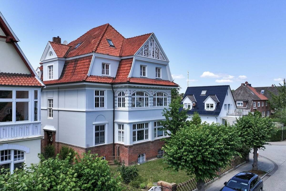 Barrierearme 4-Zimmer-Wohnung in historischer Villa – 23570 Lübeck – Bild 1 von 9