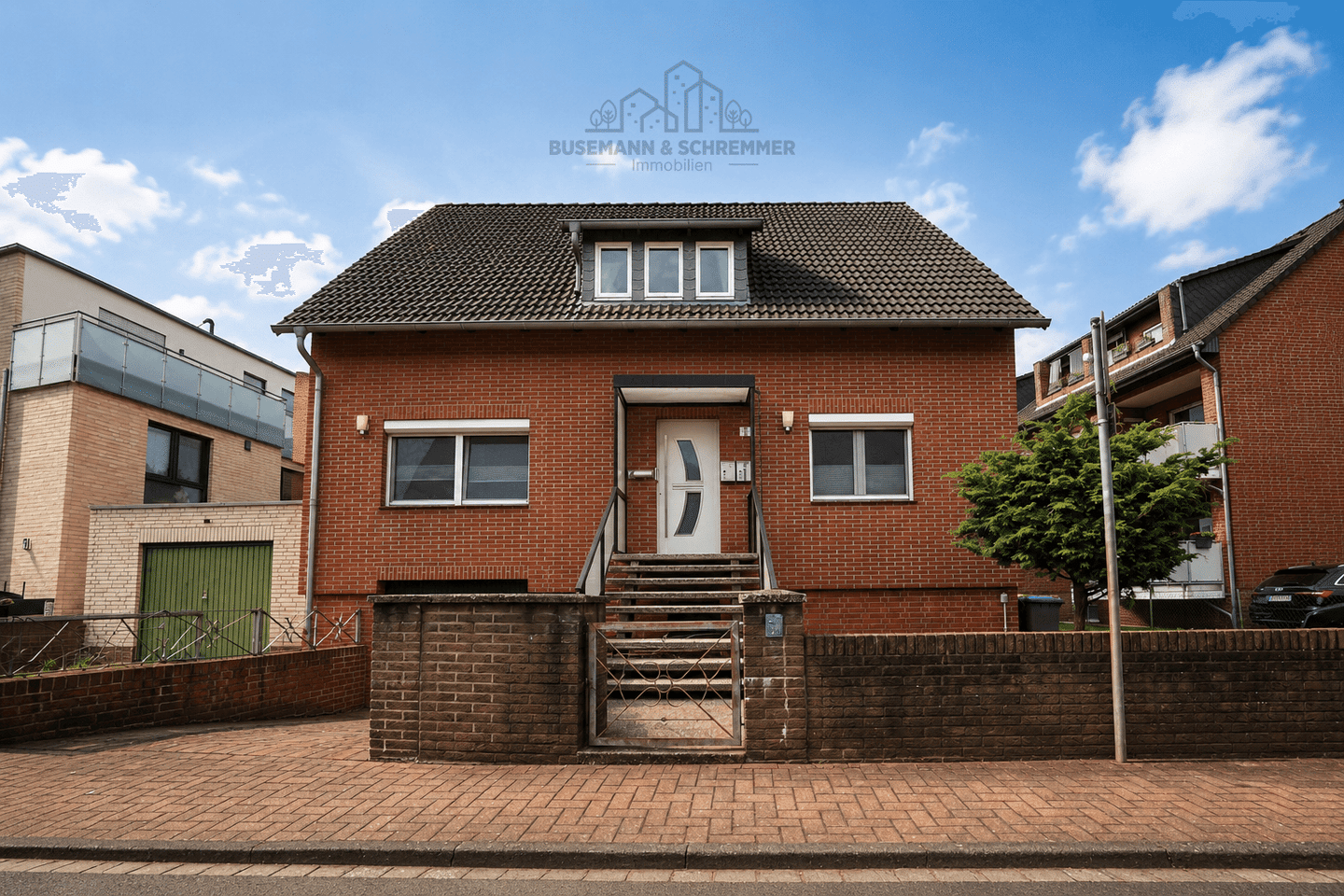 Flexibles Zweifamilienhaus in Garbsen - In zentraler, familienfreundlicher Lage