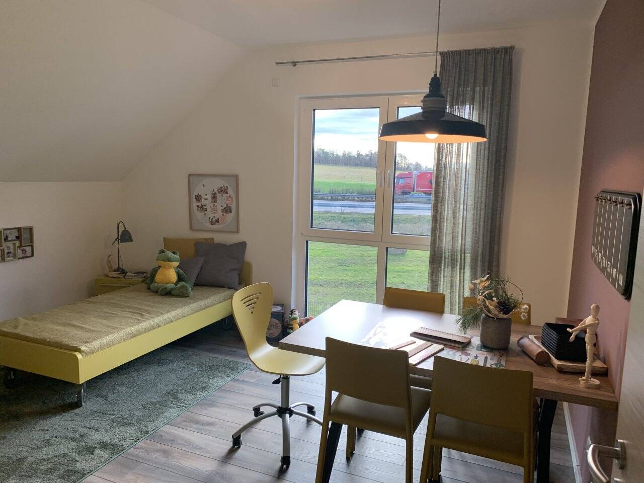 Familienglück unter einem Dach - Flexibles Generationenhaus mit Einliegerwohnung und Gartenzugang – Dohna – Vorschaubild 7