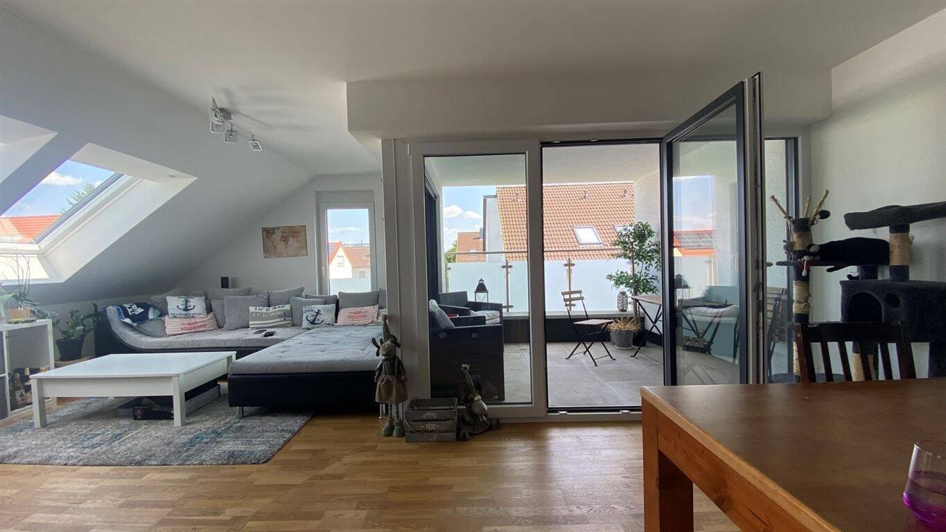 MODERNE 3,5-ZIMMER DG-WOHNUNG MIT LOGGIA, LIFT, TG-STELLPLATZ UND PV-ANLAGE – Neu-Ulm – Vorschaubild 5