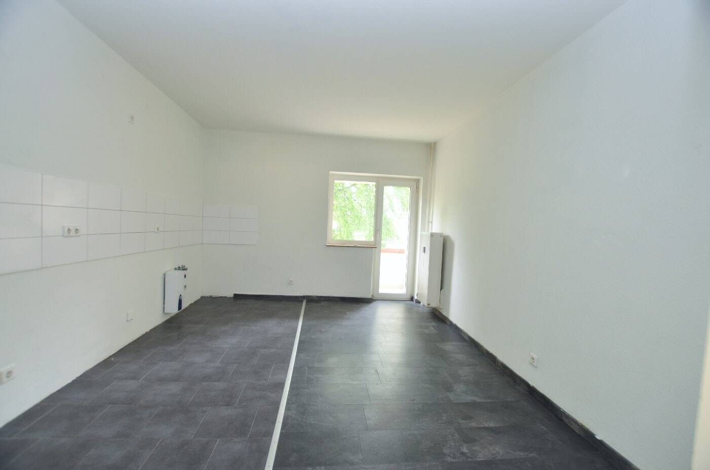 Singles und Paare aufgepaßt! Lichtgeflutete 2-Zimmer-Wohnung mit Balkon in Gelsenkirchen-Mitte – Gelsenkirchen – Vorschaubild 4