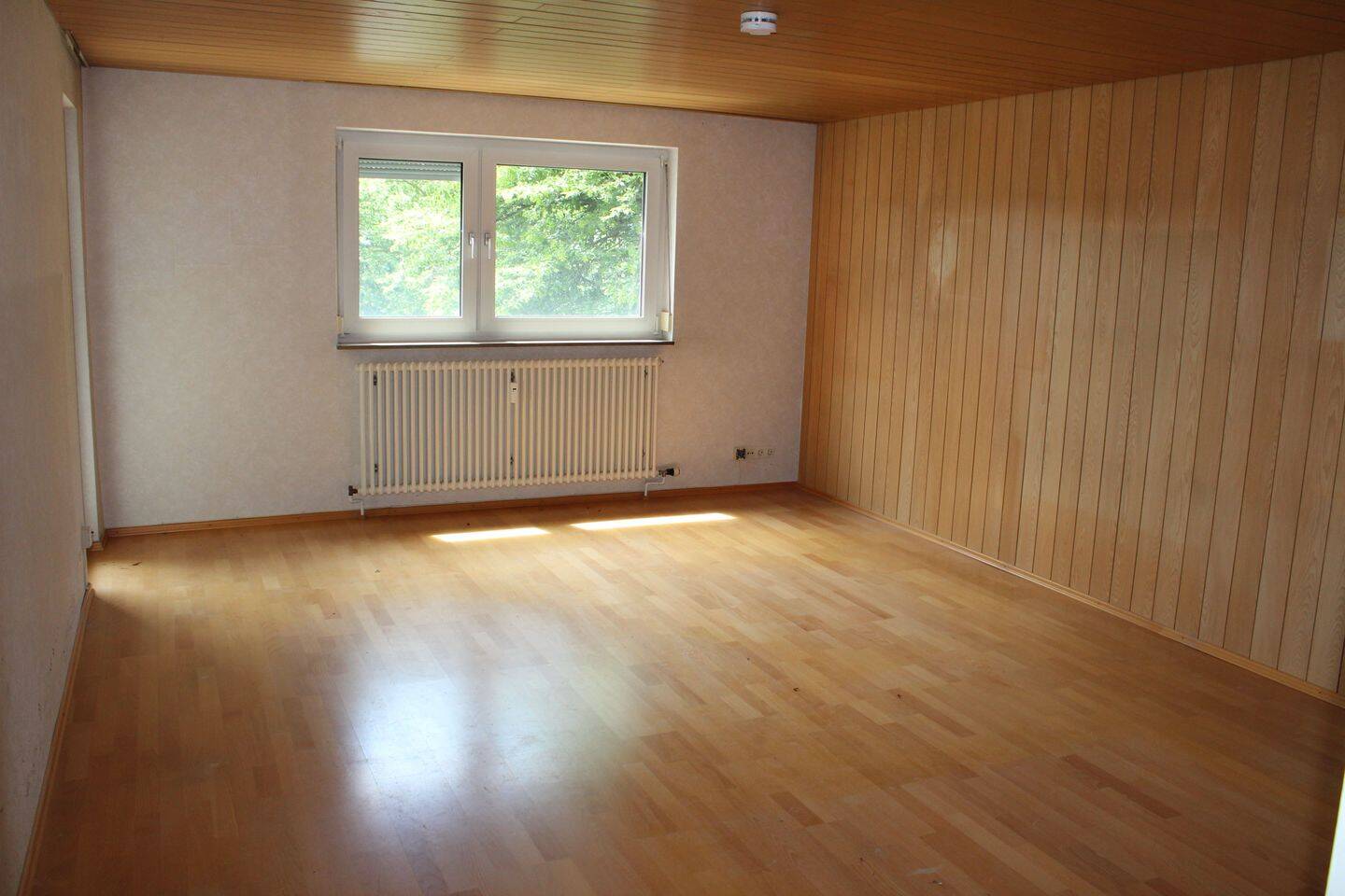 Reutlingen Orschel-Hagen, Großzügige 4 Zimmer Wohnung Top-Stadtlage, helle Räume und Garage – Reutlingen – Vorschaubild 7