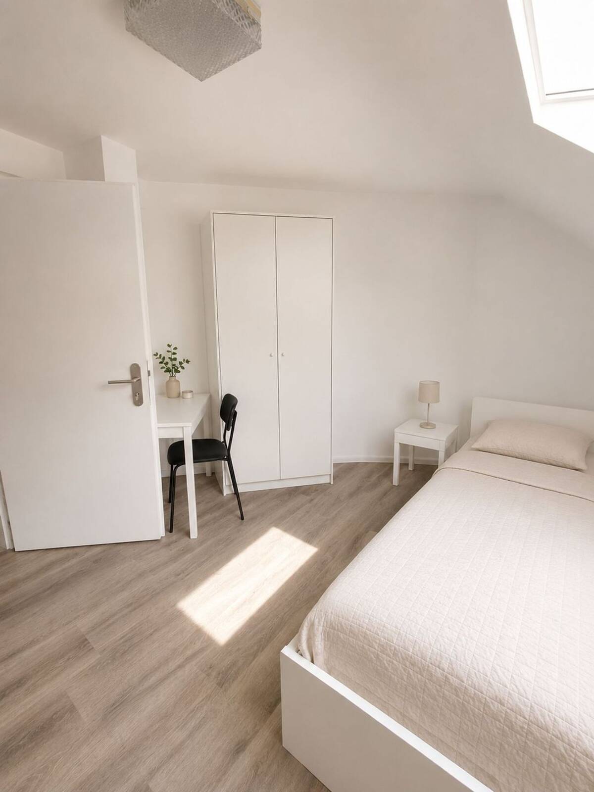 Wunderschönes Shared Apartment Mitten in Stuttgart – 70180 Stuttgart – Bild 1 von 8