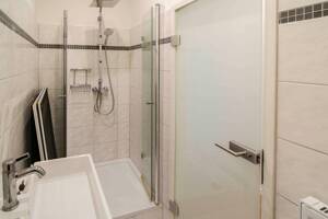 Charmantes City-Apartment: Renovierte 1-Zimmer-Wohnung sofort bezugsfrei in Tempelhof – 12099 Berlin – Vorschaubild 7