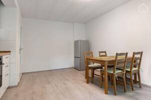 Bezugsfrei & Möbliert: Hell geschnittene 2-Zi.-ETW mit Balkon in Essen-Ostviertel (Provisionsfrei) – 45127 Essen – Vorschaubild 3
