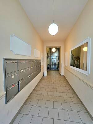 Top Lage - sehr schöne helle 2 Zimmer Wohnung mit Balkon – 10247 Berlin – Vorschaubild 3