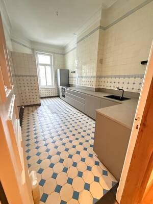 Traumwohnung zu vermieten/ neue Küche/ Doppelbalkon/ Traumlage / lichtdurchflutet/ ab sofort verfügbar/ vereinbaren Sie einen Termin – 20146 Hamburg – Vorschaubild 9