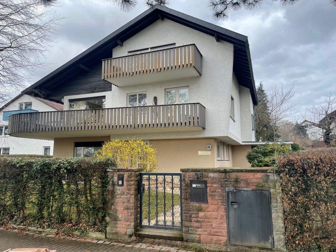 2-Familienhaus in ruhiger Lage nahe Stuttgart – Stuttgart – Bild 1 von 9