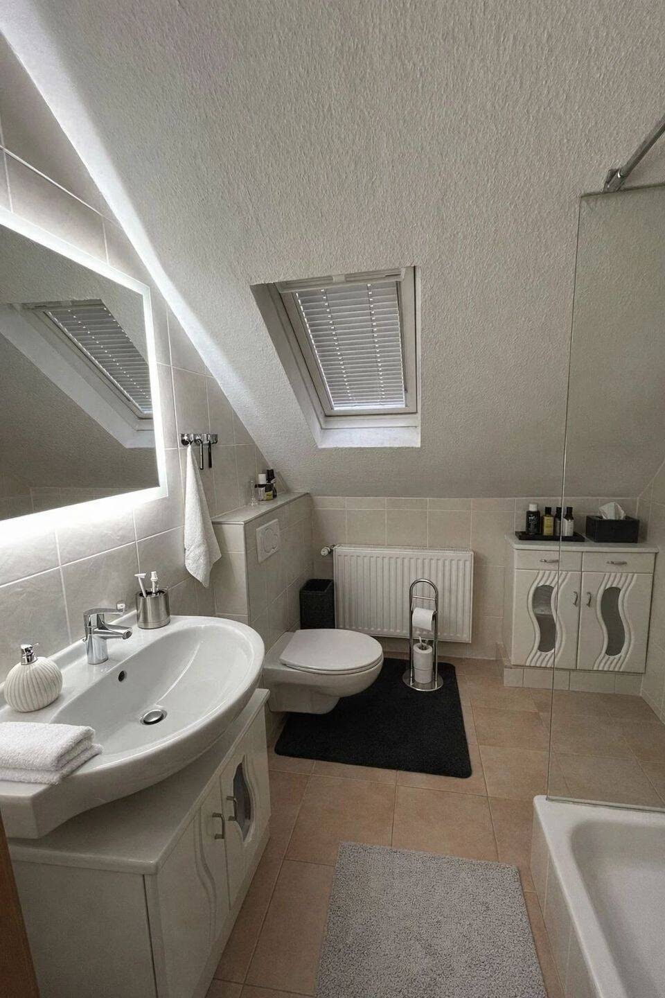 Helle, ruhige 2 Zimmer Dachgeschosswohnung Duisburg Buchholz – Duisburg – Vorschaubild 4