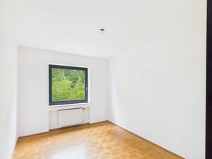 Lichtdurchflutete Dachgeschoss-Maisonettewohnung in einer ruhigen Anliegerstraße in Köln-Junkersdorf – 50858 Köln – Vorschaubild 4