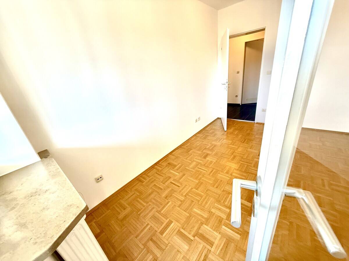 Wohnen am Stadtpark! Ihre 3,5 Zimmer Wohnung mit Aufzug im Westen! – Regensburg – Vorschaubild 7