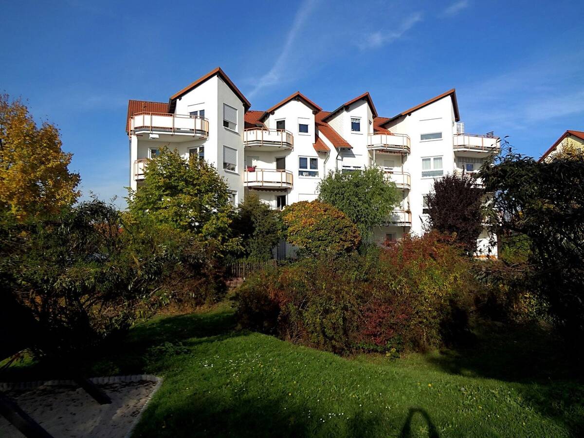 Markkleeberg, 2-Zimmer-DG-Whg., mit offener möblierter Küche und Balkon in direkter Seenähe – 4416 Markkleeberg – Bild 1 von 7