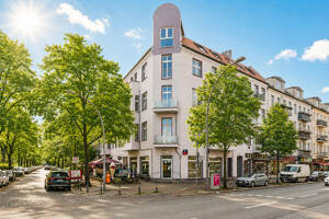 Kapitalanlage mit Altbaucharme: Vermietete 4-Zimmer-Wohnung mit langfristigem Vermietungspotential
