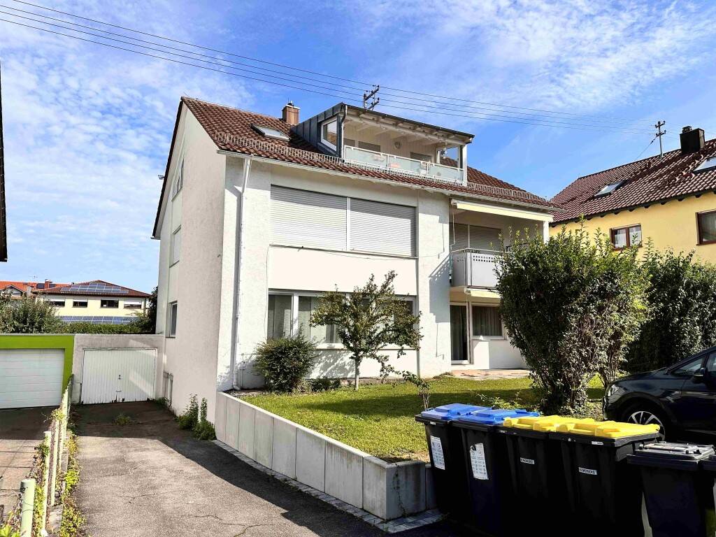 Dreifamilienhaus in guter Lage von Leutenbach-Nellmersbach, eine Wohnung frei. – Leutenbach – Vorschaubild 2