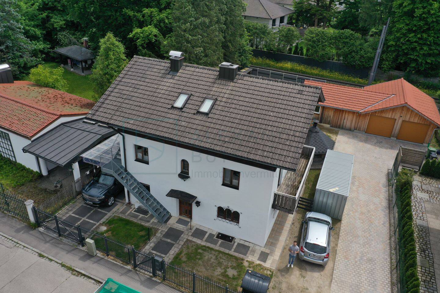 Willkommen in einer der exklusivsten Wohnlagen im Münchner Süden - Grünwald! – Grünwald – Bild 1 von 9