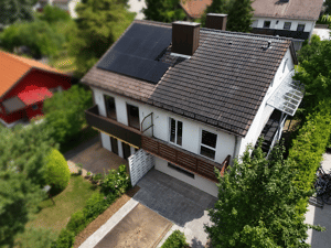 Familienglück im Grünen! Charmante Doppelhaushälfte in Forstenried mit Schwimmbad! – 81476 München – Vorschaubild 3