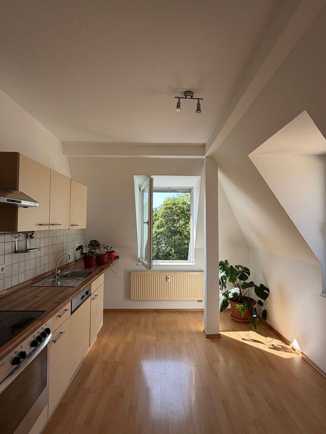 Sonnige 2,5-Zimmerwohnung an der Wertach | EBK | ab 01.08 – Augsburg – Vorschaubild 2