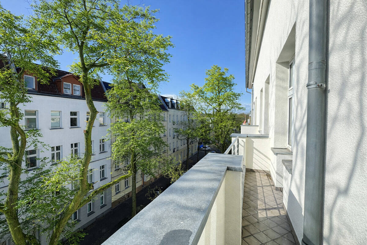 Charmanter Altbau-Rohdiamant mit Balkon & großem Potenzial! Renovierungsbedürftig & Provisionsfrei! – Berlin – Vorschaubild 3