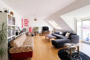 Offenbach-Rosenhöhe: Großzügiges, individuelles Wohnerlebnis mit Dachterrasse und 2 Stellplätzen! – 63069 Offenbach am Main – Vorschaubild 2
