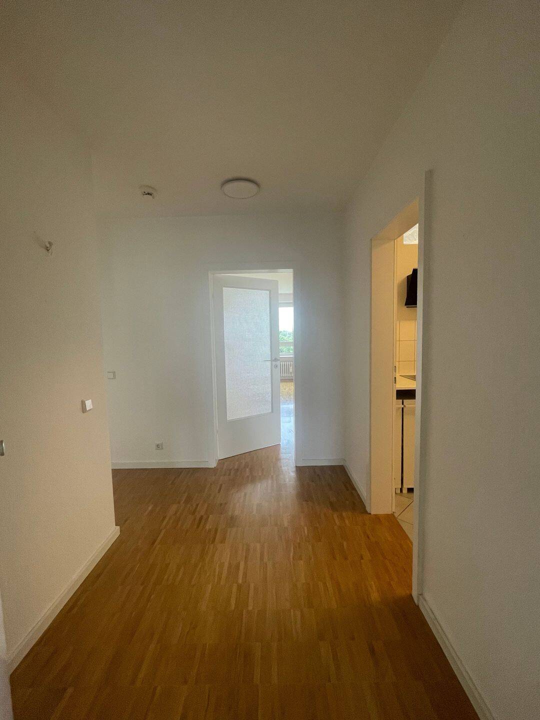 Moderne und helle 2-Zimmer Wohnung mit Weitblick – Hannover – Vorschaubild 3
