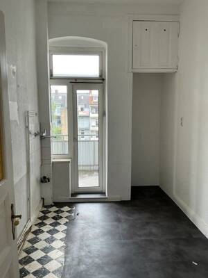 Wohn(t)raum: 3-Zimmer-Altbau mit 2 Balkonen! – 24114 Kiel – Vorschaubild 3