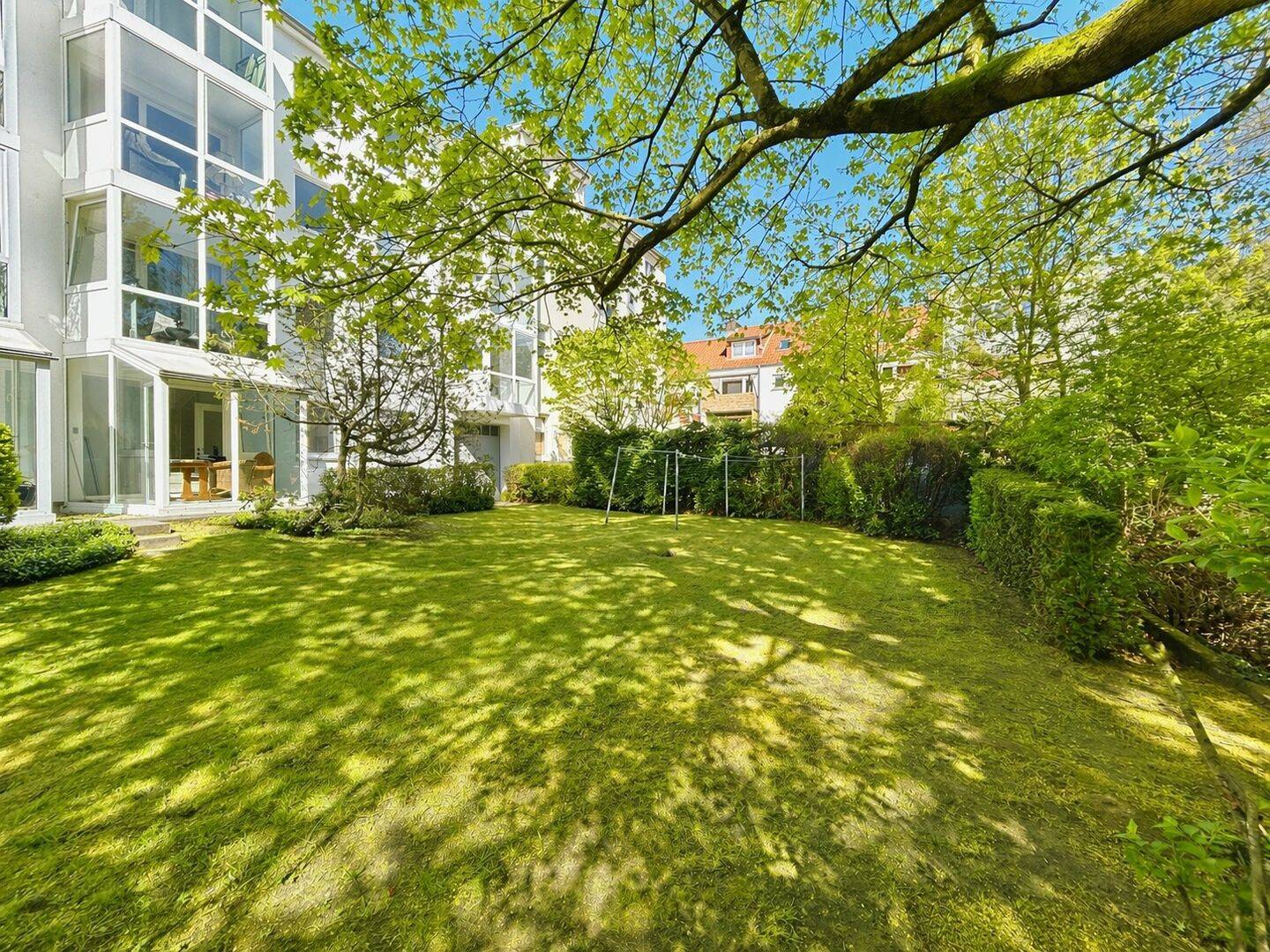 Erdgeschosswohnung mit Wintergarten & eigenem Gartenanteil in Harburg