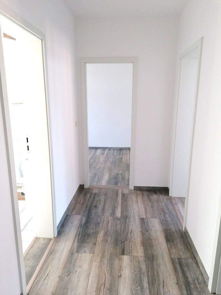 !! Einbauküche in 2-Zimmer-Wohnung mit Laminat in Chemnitz / Gablenz !! – Chemnitz – Vorschaubild 4