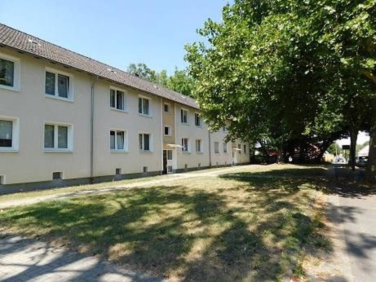 Gemütliche 3-Zimmer-Wohnung im ersten OG mit Balkon! – 44894 Bochum – Bild 1 von 4