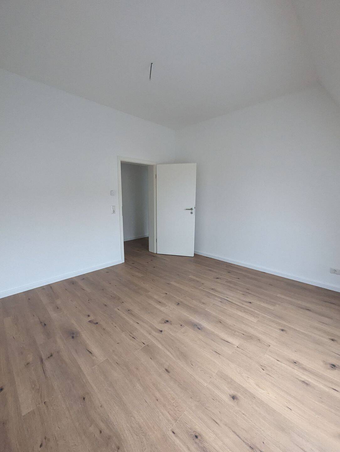 ++++TRAUMWOHNUNG+3 RAUM MIT TERRASSE+BAD M. DUSCHE u. BADEWANNE+FBH+LIFT++UVM.+++ – Leipzig – Vorschaubild 7