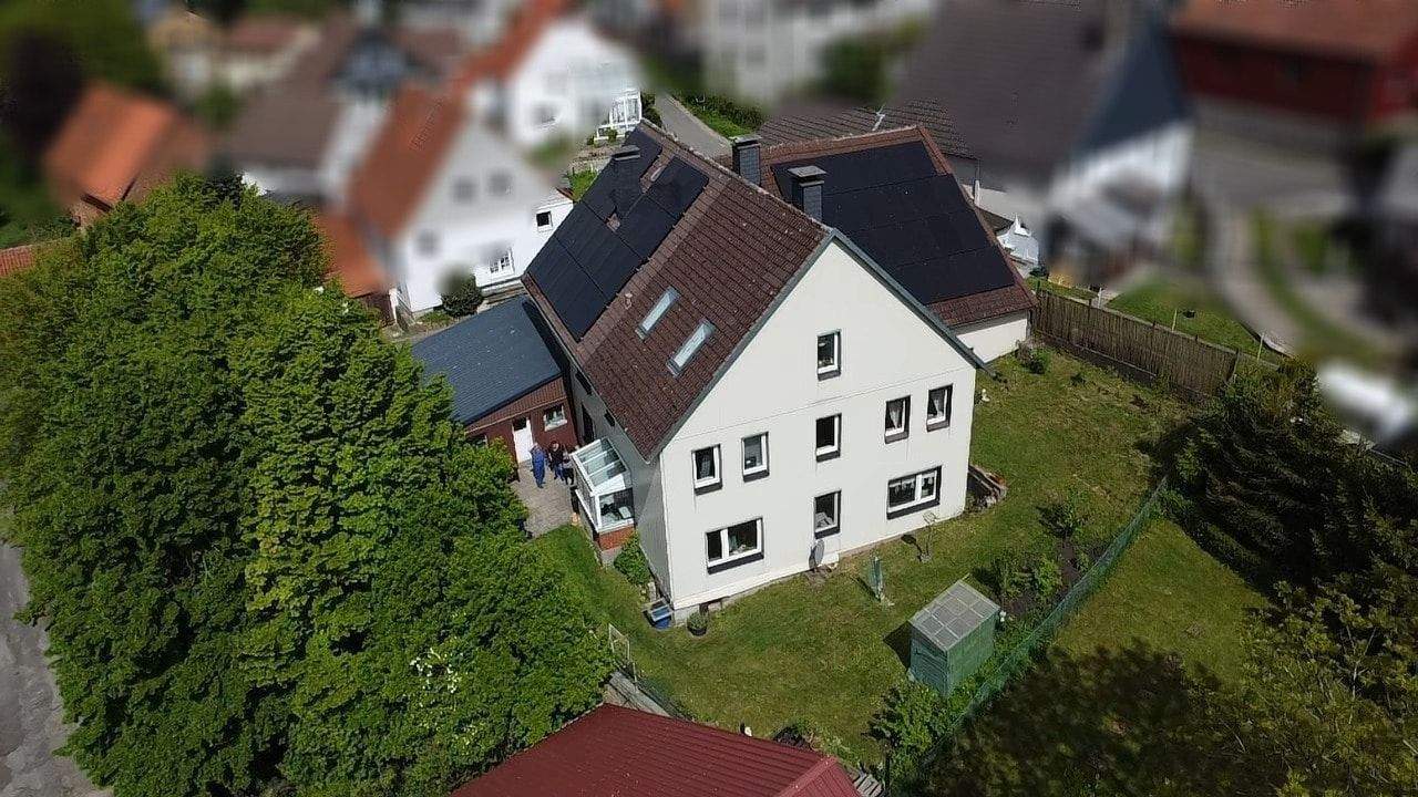 Wohnen mit Geschichte - Großzügiges Zweifamilienhaus in Eichenborn – Bad Pyrmont – Bild 1 von 9