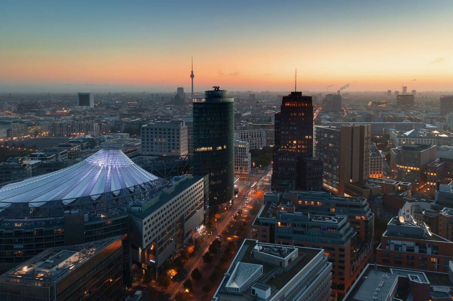 Seltene Entwicklungschance: Bezugsfreie Wohnung plus exklusives Dachgeschoss-Ausbaurecht – Berlin – Vorschaubild 9