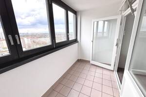 Traumhafter Ausblick! Sofort freie 2-Zimmer-ETW im 15. OG mit verglastem Balkon und Außenstellplatz – 70565 Stuttgart – Vorschaubild 3