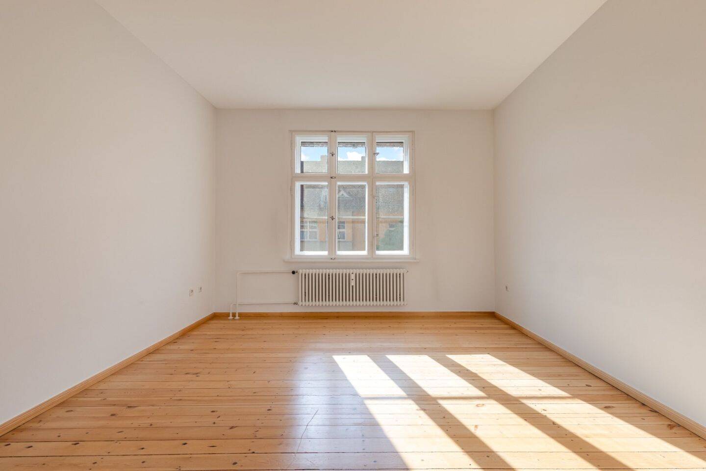 Zwei Balkone, viel Licht und Ruhe - bezugsfreie 3 Zimmer in Charlottenburg – Berlin – Vorschaubild 3