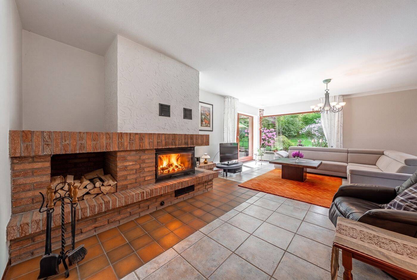 Großzügiges Einfamilienhaus mit Doppelgarage und Gartenparadies in Fahrdorf an der Schlei – Fahrdorf – Vorschaubild 2