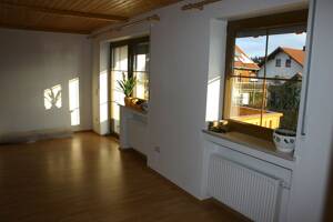 Helle 2,5-Zimmer-Wohnung in Geltendorf mit Südbalkon & Stellplatz – 82269 Geltendorf – Vorschaubild 3