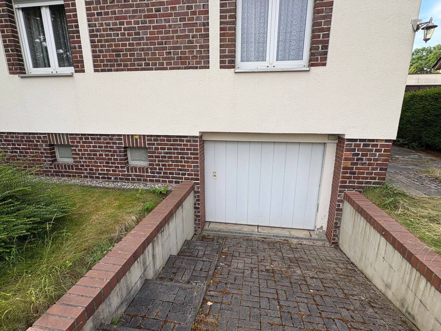Freistehendes Zweifamilienhaus mit großzügigem Grundstück! – Leipzig – Vorschaubild 5