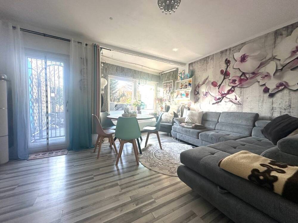 Umfangreich modernisiertes Mittelreihenhaus mit kleinem Garten, perfekt (auch) für Familien! – Hamburg – Vorschaubild 2