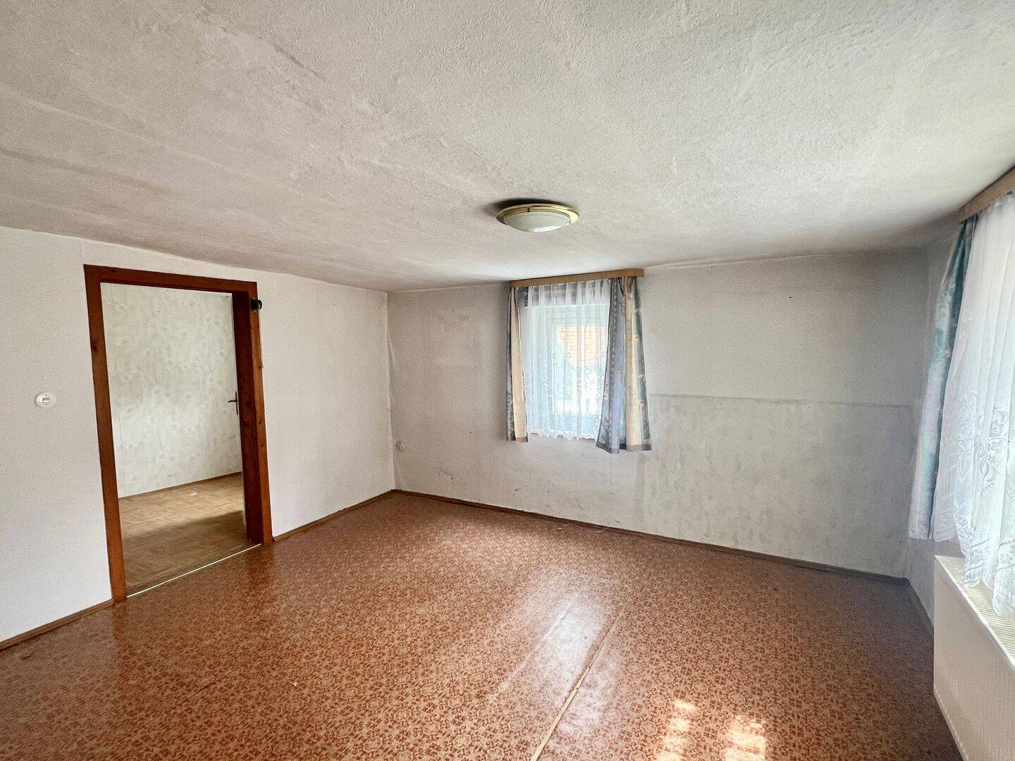 Raum für Visionen - Einfamilienhaus mit vielseitigen Möglichkeiten – Großschirma – Vorschaubild 5