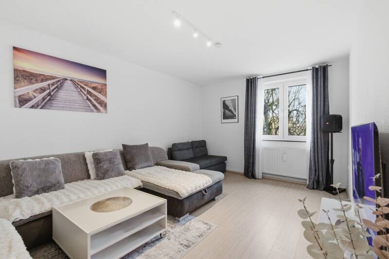 Sofort bezugsfertige 2-Zimmer-Wohnung mit sonnigem Balkon – Köln – Vorschaubild 2