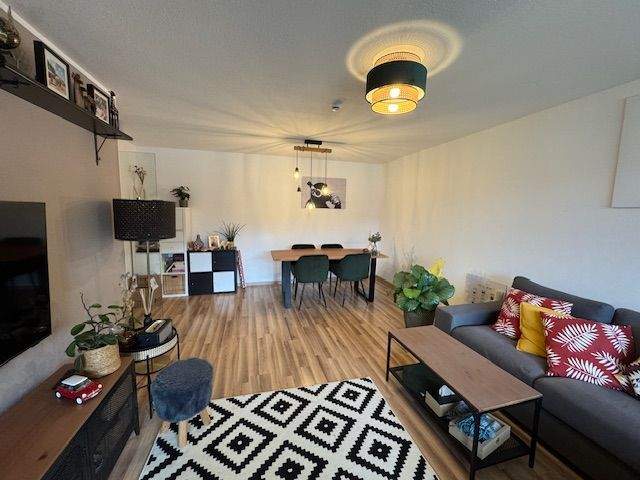 Stadtnah und im Grünen - charmante 2,5 Zimmer Maisonettewohnung mit Balkon – Nürnberg – Vorschaubild 3