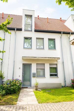 Familienfreundliches Reihenhaus in ruhiger Sackgassenlage – modern, energieeffizient und naturnah